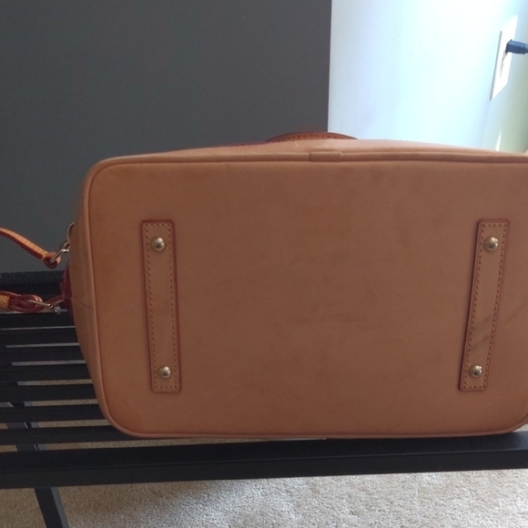 Dooney & Bourke cranberry patent leather satchel - Picture 4 of 8